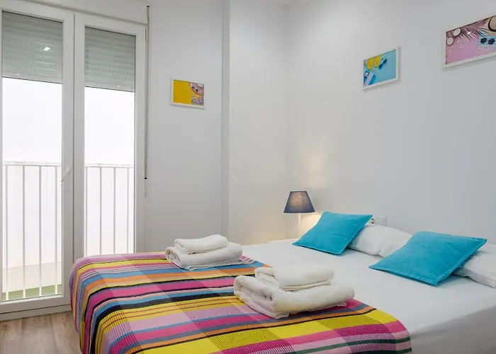 Spacious & Clean In Quiet Area Valencia